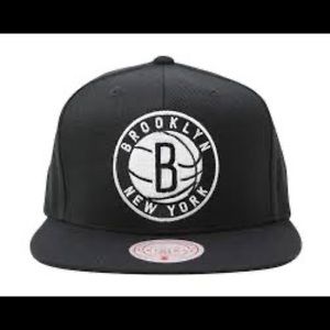 Adidas// brooklyn fitted hat size 7 3/8